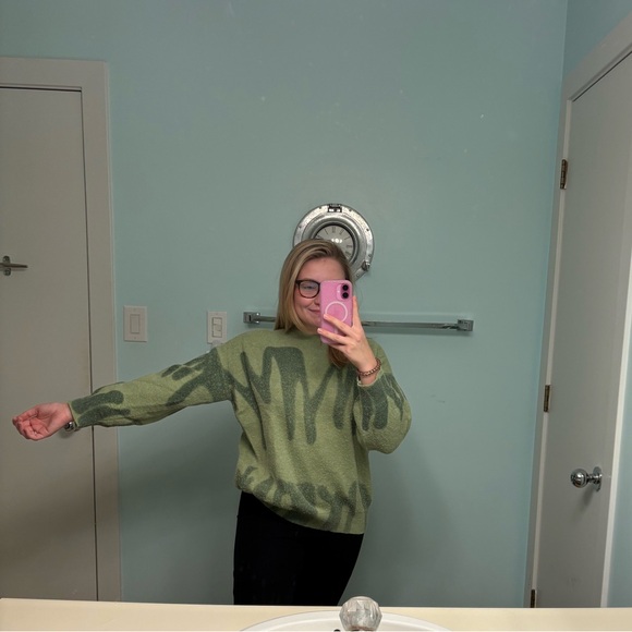 GREEN SWEATER - Picture 3 of 4